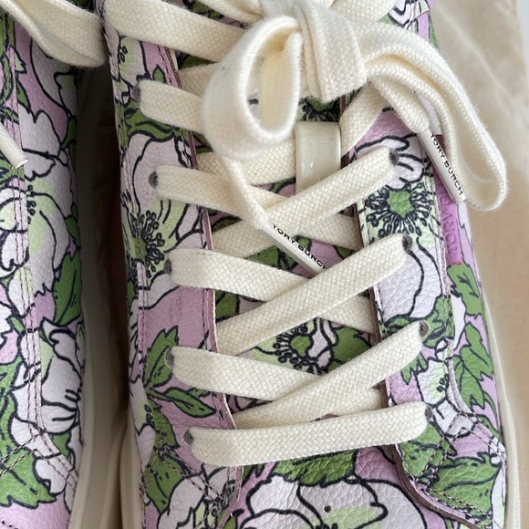 Tory Burch ladybug sneakers. Size: 10M - Picture 6 of 9